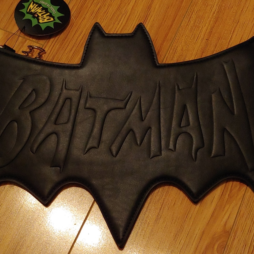 🔴Sold Batman Classic Series Wristlet - Picture 4 of 4